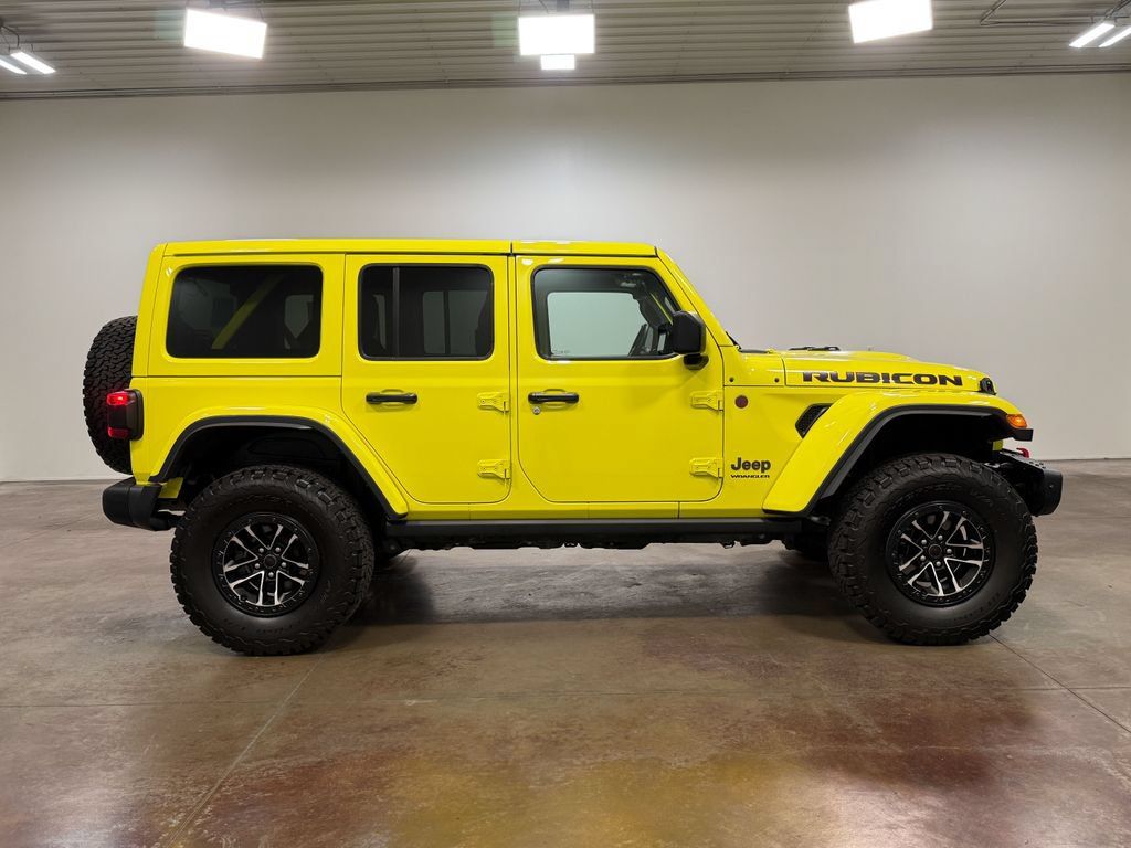 Used 2024 Jeep Wrangler Unlimited Rubicon AWD/4WD image 23