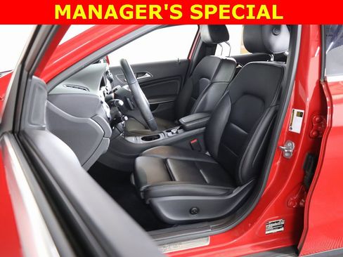 Used 2019 Mercedes-Benz GLA 250 4MATIC image 30