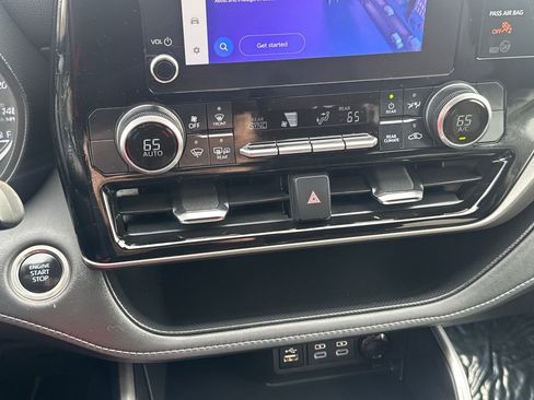 Used 2024 Toyota Highlander LE image 25