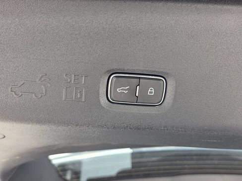 Used 2025 Ford Expedition Active RWD image 13