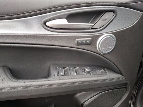 New 2025 Alfa Romeo Stelvio Sprint image 8