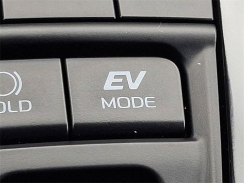 Used 2025 Toyota Camry SE image 23