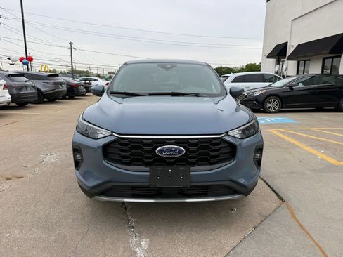 Used 2025 Ford Escape ST-Line Select AWD/4WD image 2