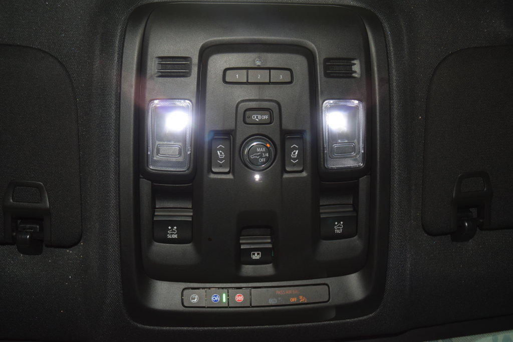 Used 2024 Chevrolet Suburban Z71 w/ Luxury Package AWD/4WD image 51