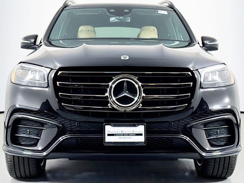 New 2026 Mercedes-Benz GLS 580 4MATIC image 2
