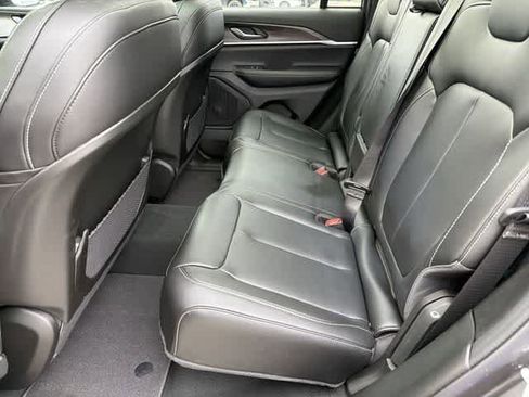 New 2025 Jeep Grand Cherokee Limited image 21