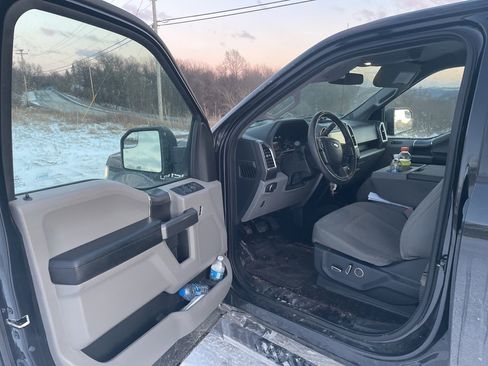 Used 2015 Ford F150 XLT w/ Equipment Group 302A Luxury image 11