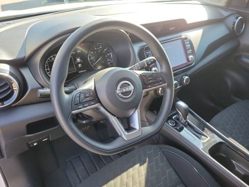 Used 2023 Nissan Kicks SV image 22
