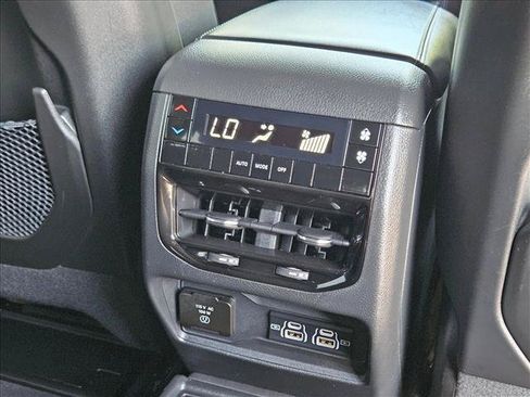 Used 2025 Jeep Grand Cherokee L Altitude AWD/4WD image 22