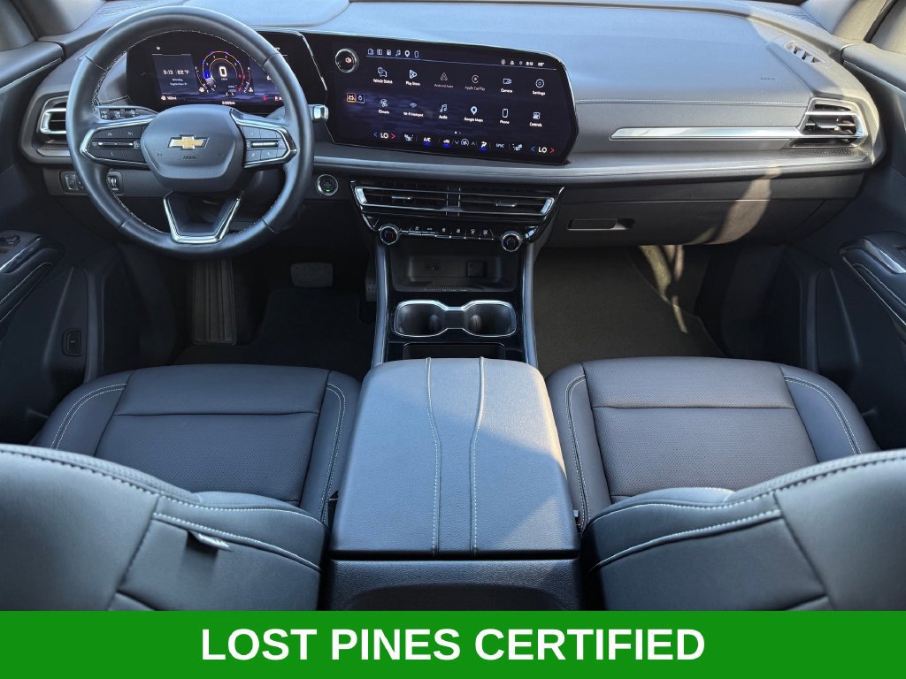 Used 2025 Chevrolet Traverse LT FWD image 21