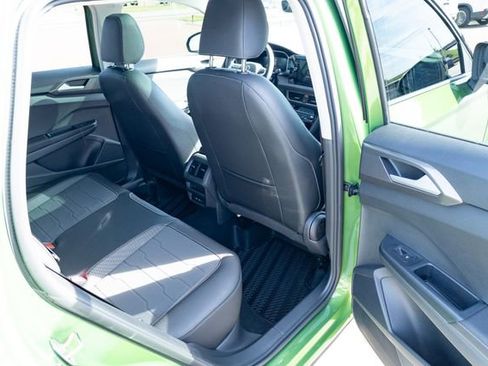 New 2026 Volkswagen Taos SE image 38