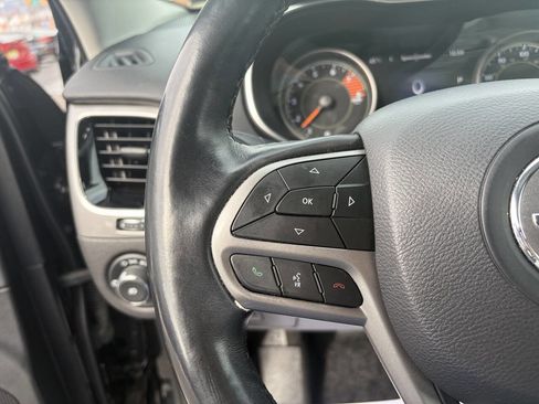 Used 2019 Jeep Cherokee Limited image 16