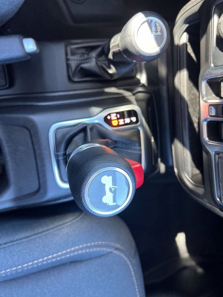 Used 2025 Jeep Wrangler Unlimited Sahara w/ Technology Group AWD/4WD image 49
