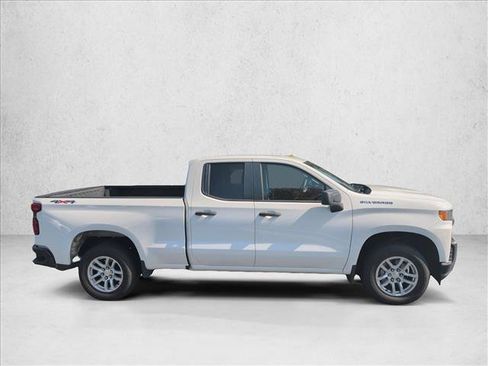 Used 2020 Chevrolet Silverado 1500 W/T w/ WT Value Package AWD/4WD image 3