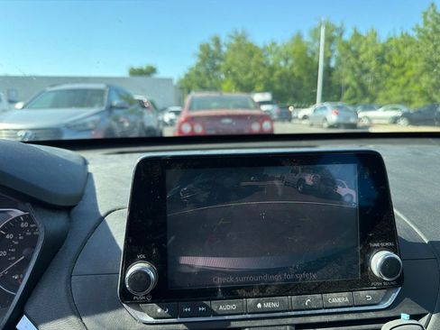 Used 2020 Nissan Altima 2.5 S FWD image 19