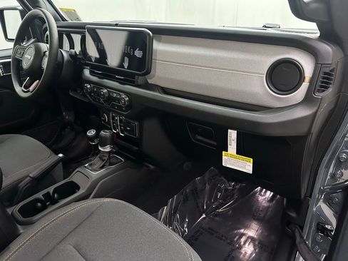 New 2026 Jeep Gladiator Sport image 18