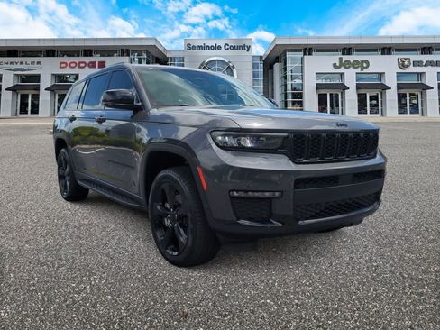 Used 2024 Jeep Grand Cherokee L Limited w/ Black Appearance Package AWD/4WD image 2