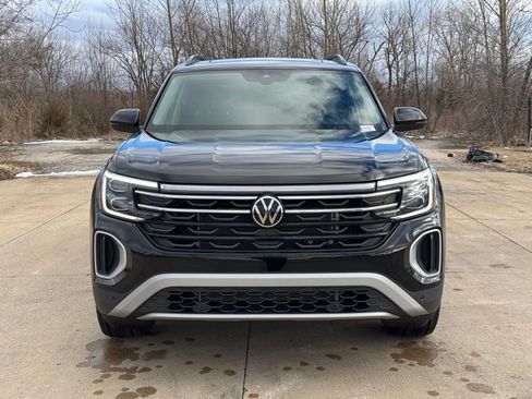 New 2026 Volkswagen Atlas Peak Edition image 10