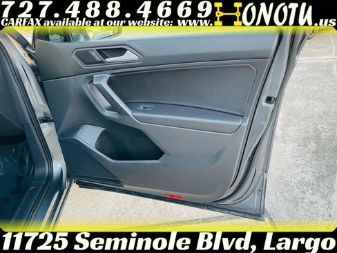 Used 2021 Volkswagen Tiguan SE image 27
