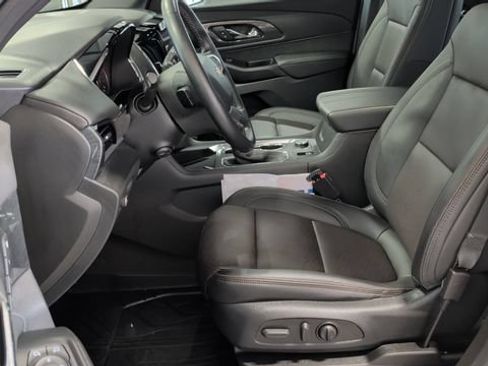 Used 2023 Chevrolet Traverse High Country w/ LPO, Floor Liner Package AWD/4WD image 9
