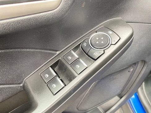 Used 2022 Ford Escape SE FWD image 16
