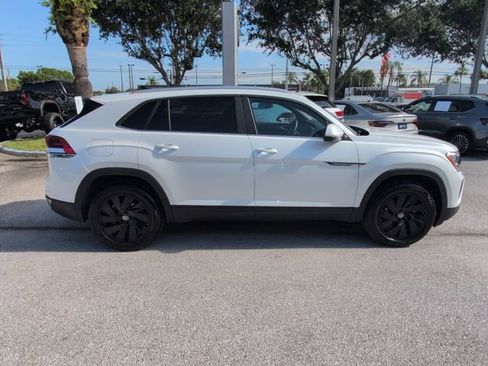 Certified 2026 Volkswagen Atlas Cross Sport SE FWD image 8