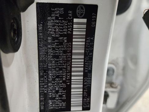 Used 2020 Toyota Camry XSE image 41