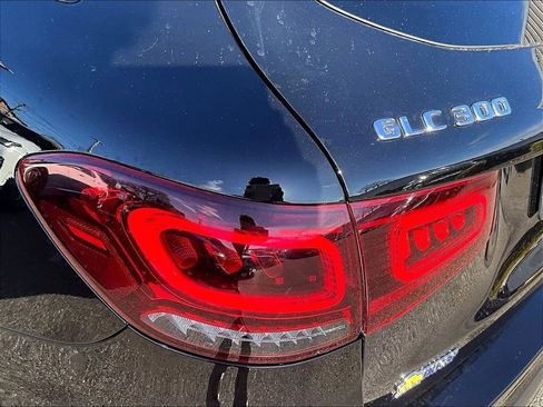 Used 2022 Mercedes-Benz GLC 300 4MATIC w/ Premium Package Lite image 32