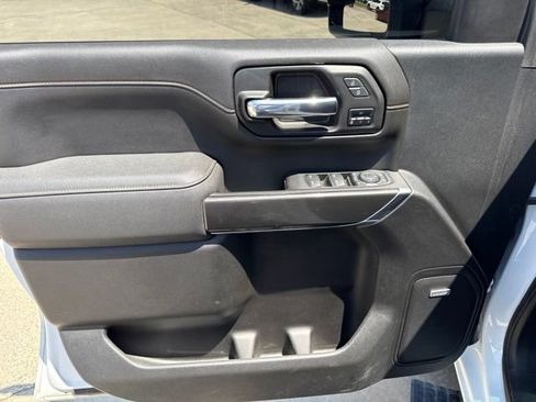 Used 2023 GMC Sierra 2500 AT4 w/ AT4 Premium Plus Package AWD/4WD image 18