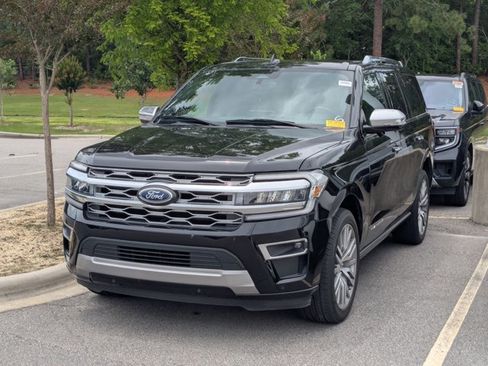 Certified 2022 Ford Expedition Platinum RWD image 3