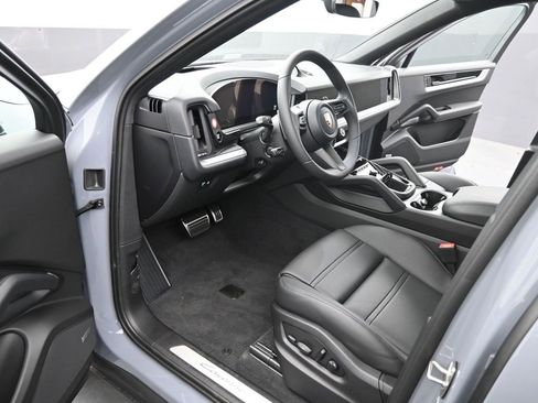 New 2026 Porsche Cayenne Coupe image 22