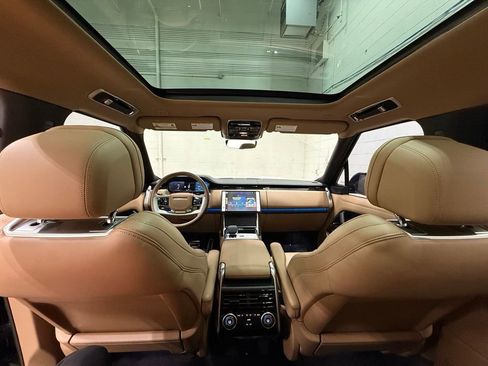 Used 2025 Land Rover Range Rover Long Wheelbase SE AWD/4WD image 39