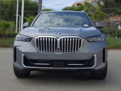 New 2026 BMW X5 xDrive50e w/ Parking Assistance Package AWD/4WD image 2