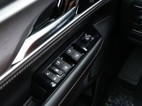 New 2025 Jeep Wagoneer 4WD w/ Premium Group I image 23