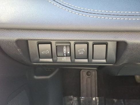 Used 2025 Subaru Outback Limited AWD/4WD image 28