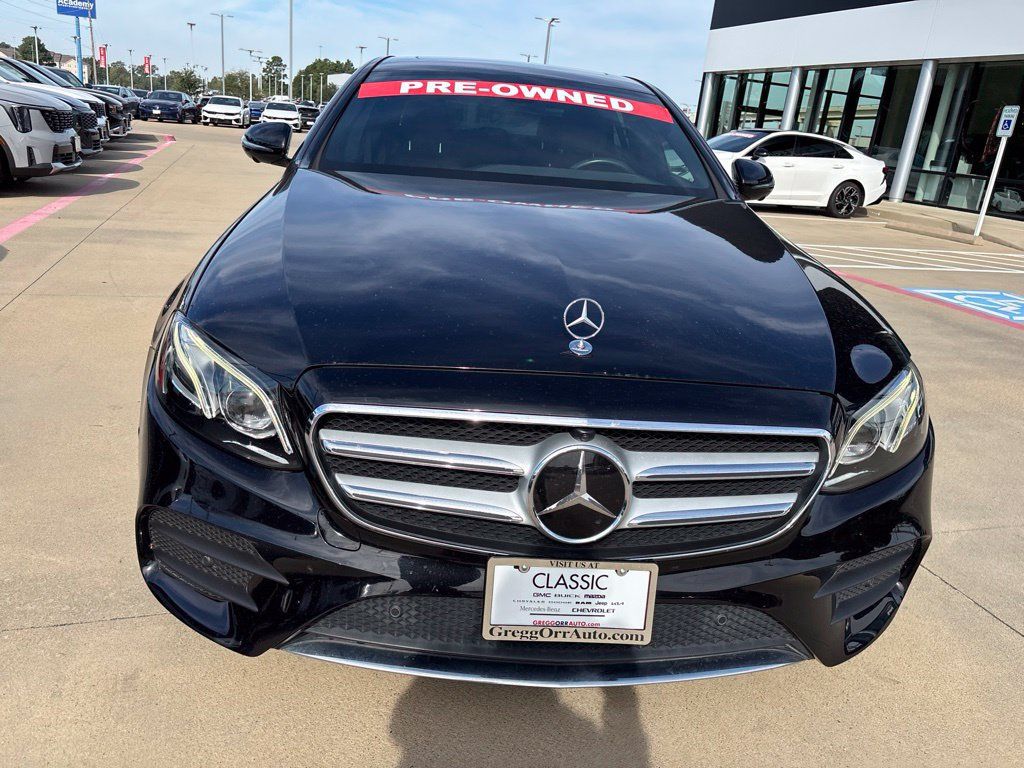 Used 2018 Mercedes-Benz E 400 4MATIC Sedan image 2