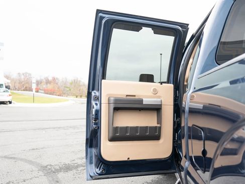 Used 2013 Ford F350 Lariat w/ Chrome Pkg image 40