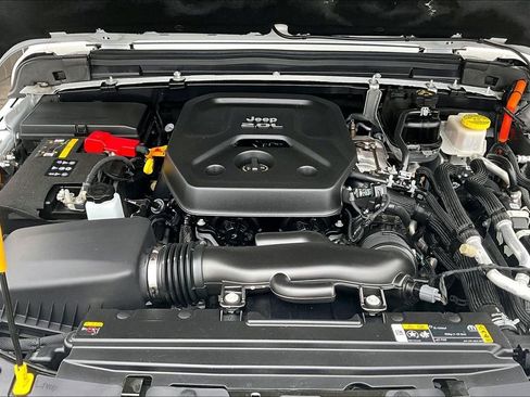 Used 2022 Jeep Wrangler Unlimited Sahara 4xe image 30