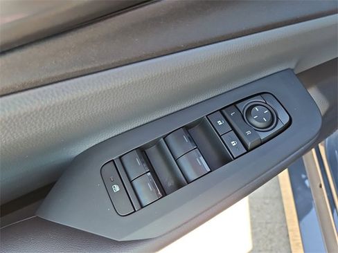 Used 2025 Toyota Prius LE image 21