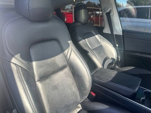 Used 2021 Tesla Model Y Long Range AWD/4WD image 13