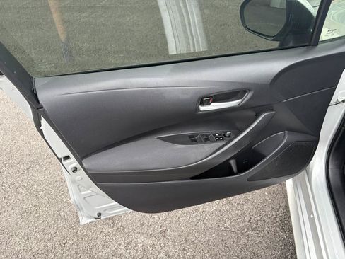 Used 2021 Toyota Corolla LE FWD image 9