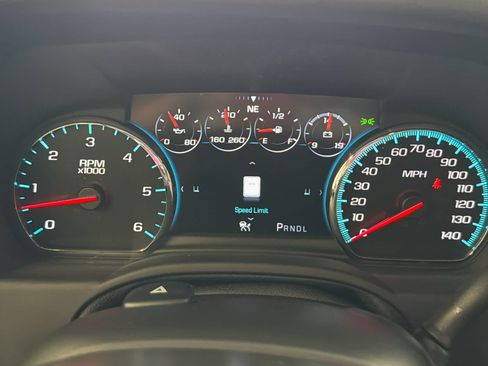 Used 2020 Chevrolet Suburban Premier w/ Premier Plus Edition AWD/4WD image 43