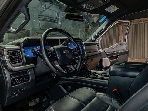 Used 2025 Ford F350 Platinum w/ Tremor Off-Road Package AWD/4WD image 13