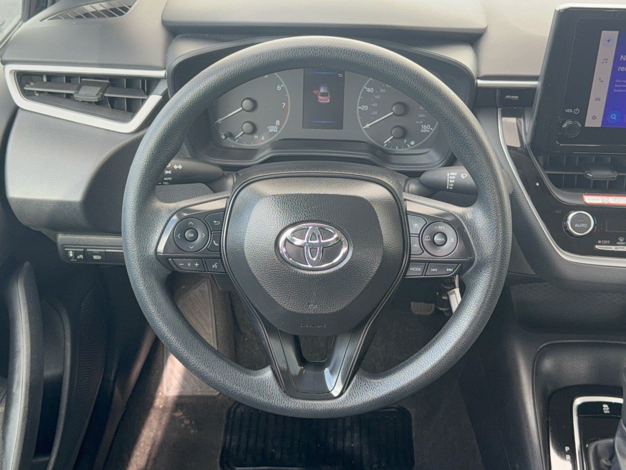 Used 2025 Toyota Corolla LE FWD image 10