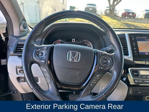 Used 2017 Honda Pilot Touring image 14