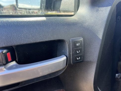 Used 2013 Toyota Tundra Platinum image 12