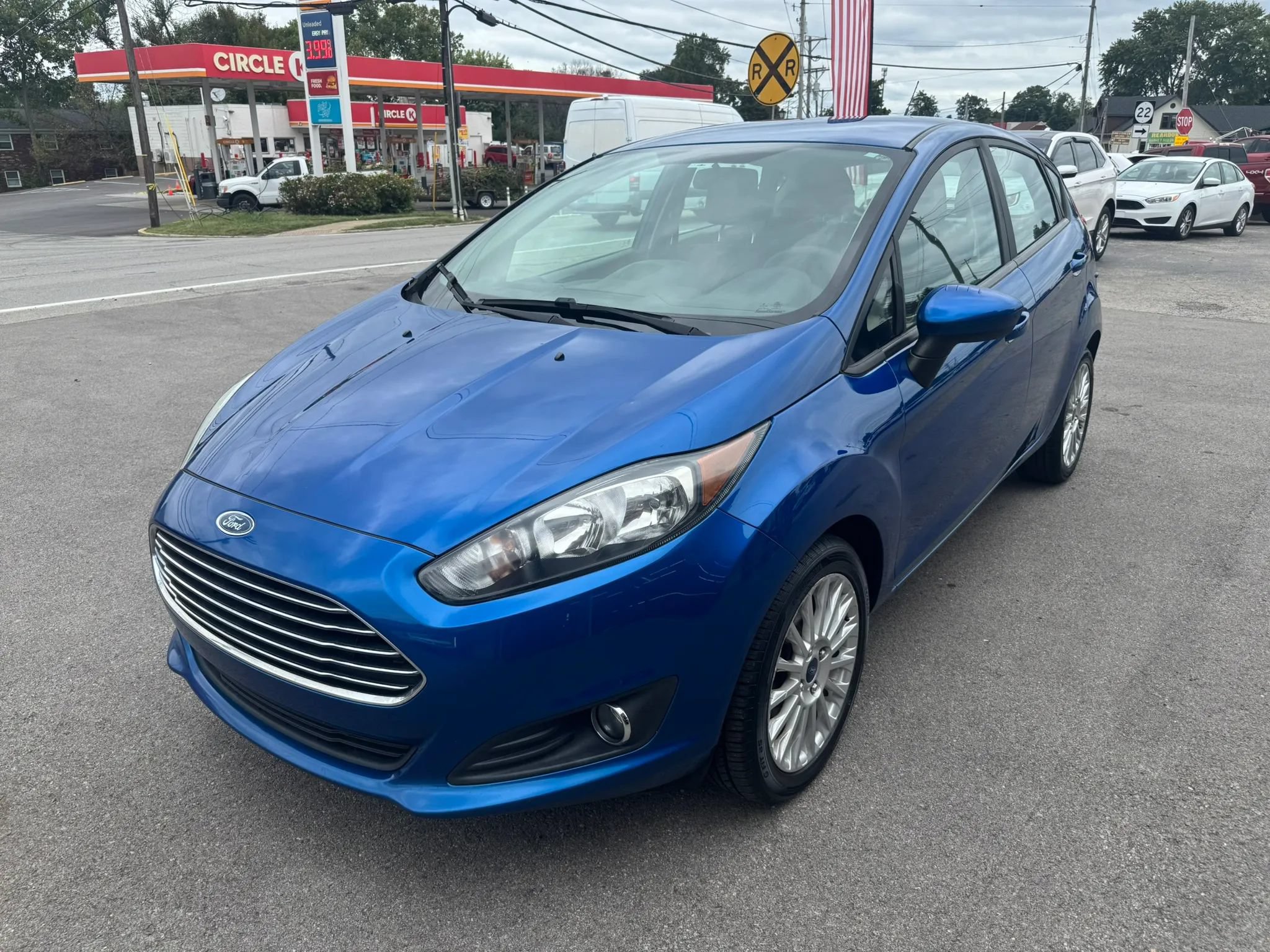 Used 2019 Ford Fiesta SE w/ Equipment Group 201A FWD image 2