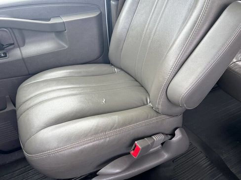 Used 2019 Chevrolet Express 3500 LS image 21