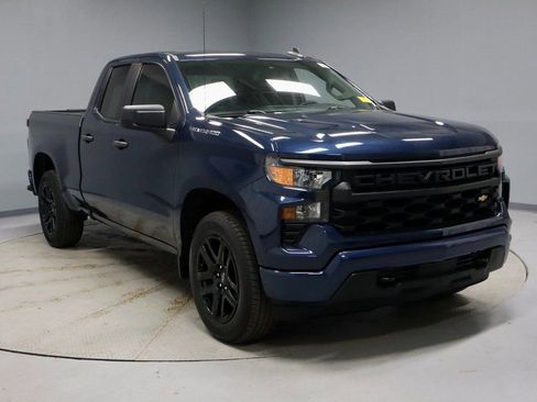 Used 2022 Chevrolet Silverado 1500 Custom image 1