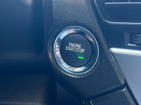 Used 2019 Chevrolet Suburban Premier AWD/4WD image 25